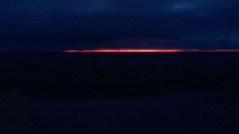 La nuit tombe, milieu de Manche